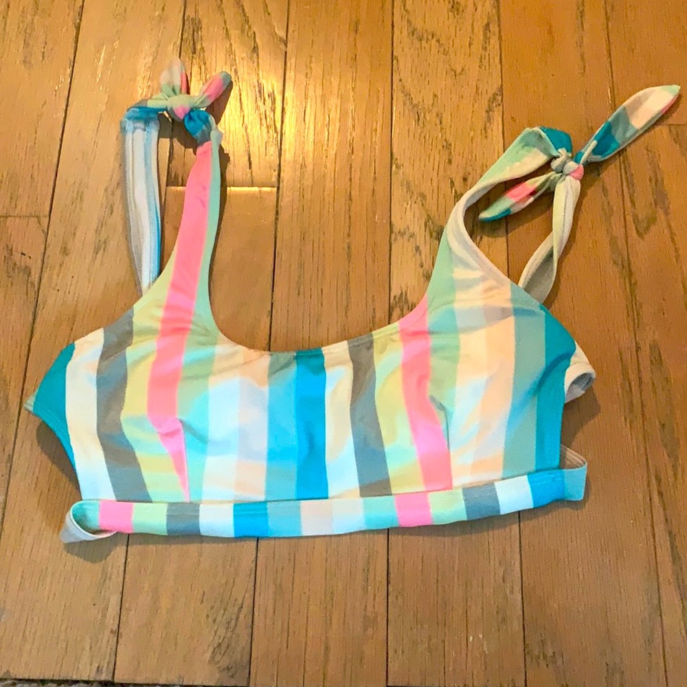 Stripped swimsuit top